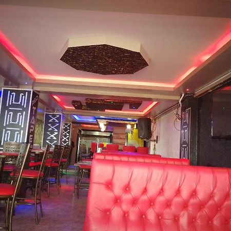 Royal Prince Hotel, Meru Extérieur photo