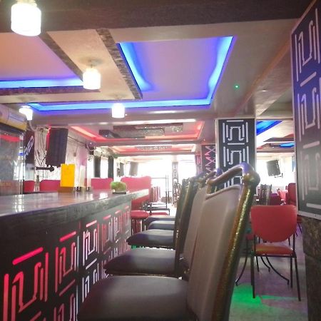 Royal Prince Hotel, Meru Extérieur photo