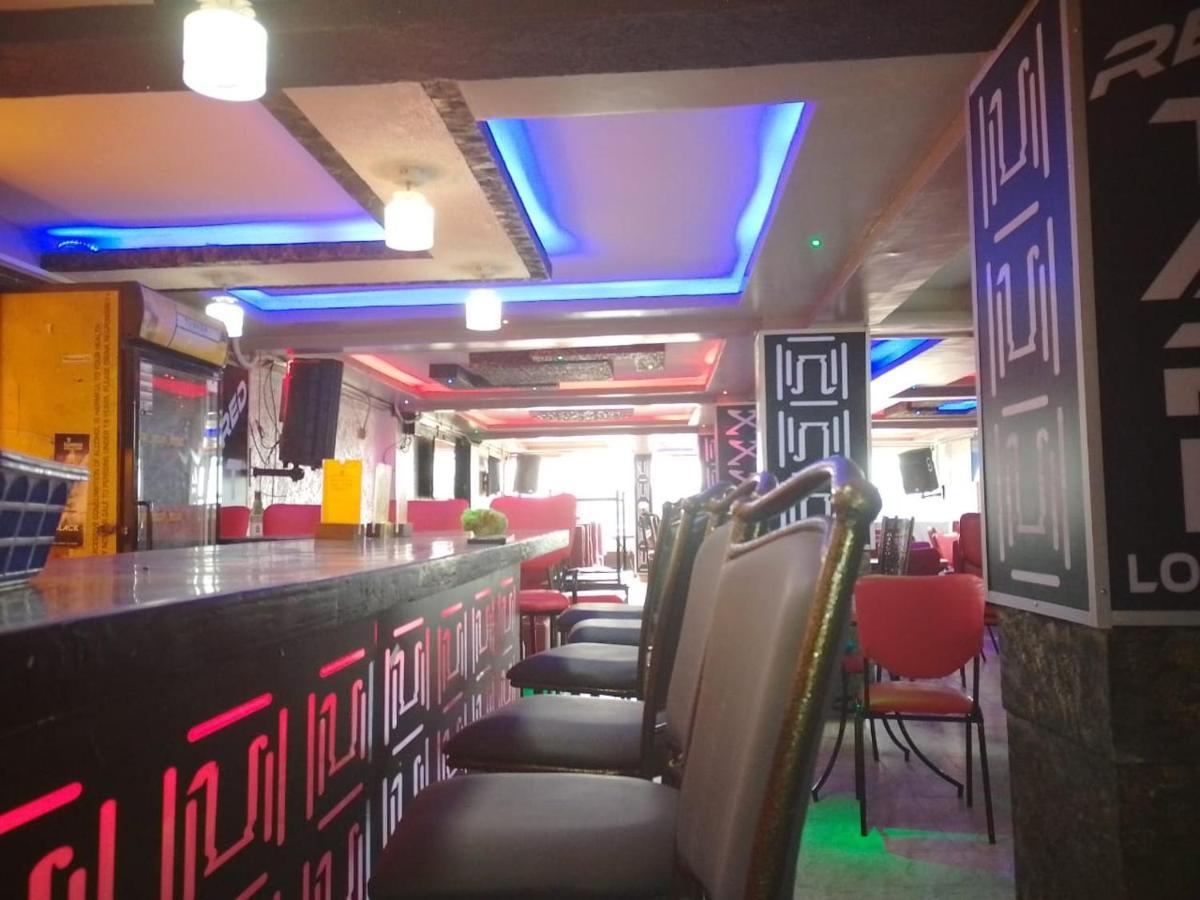 Royal Prince Hotel, Meru Extérieur photo