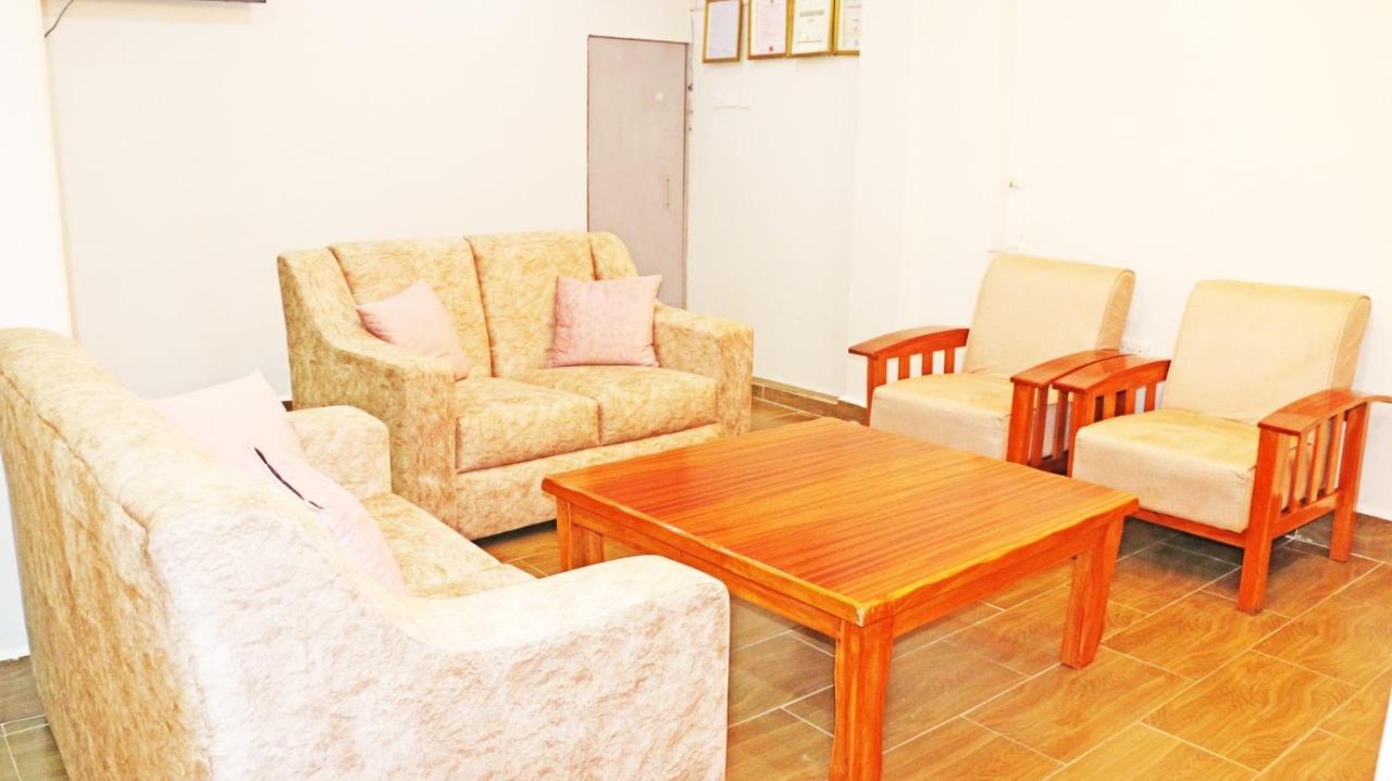 Royal Prince Hotel, Meru Extérieur photo